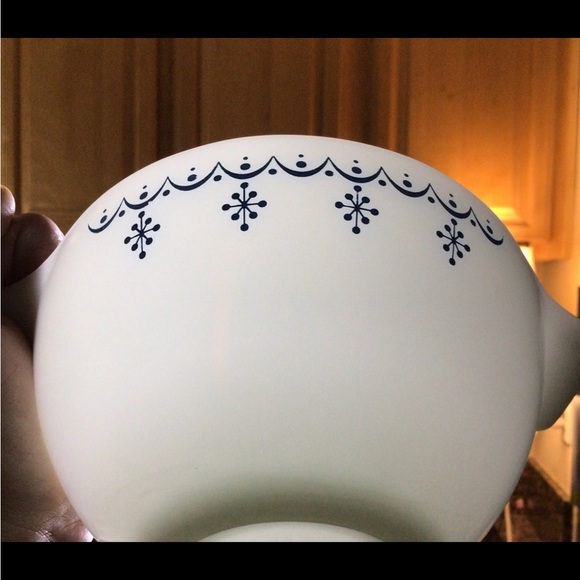 PYREX VINTAGE 1972 Snowflake Blue “Garland” Nesting Bowls - Picture 3 of 13